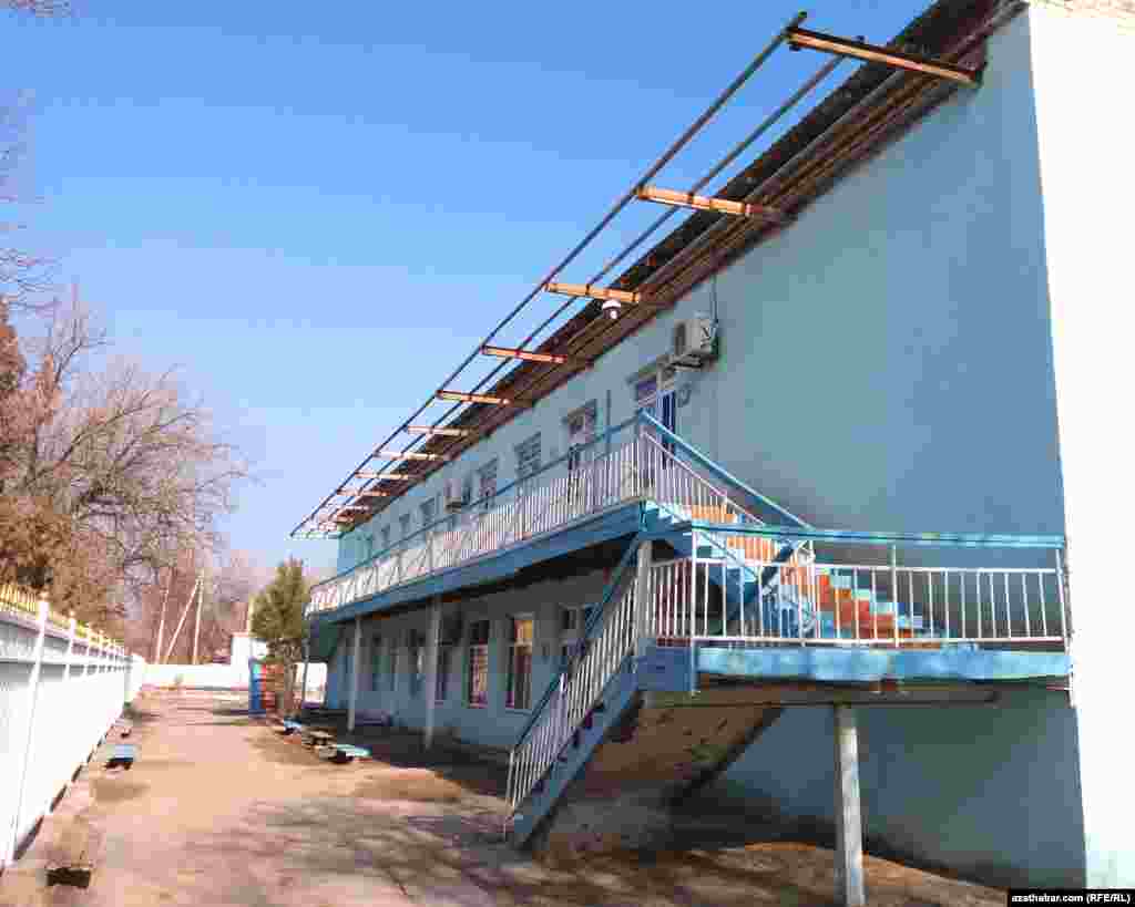 Школа в Фарапском районе