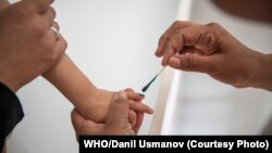 Кызамыкка каршы кошумча эмдөө кампаниясы учуру. ДСУ/Данил Усманов