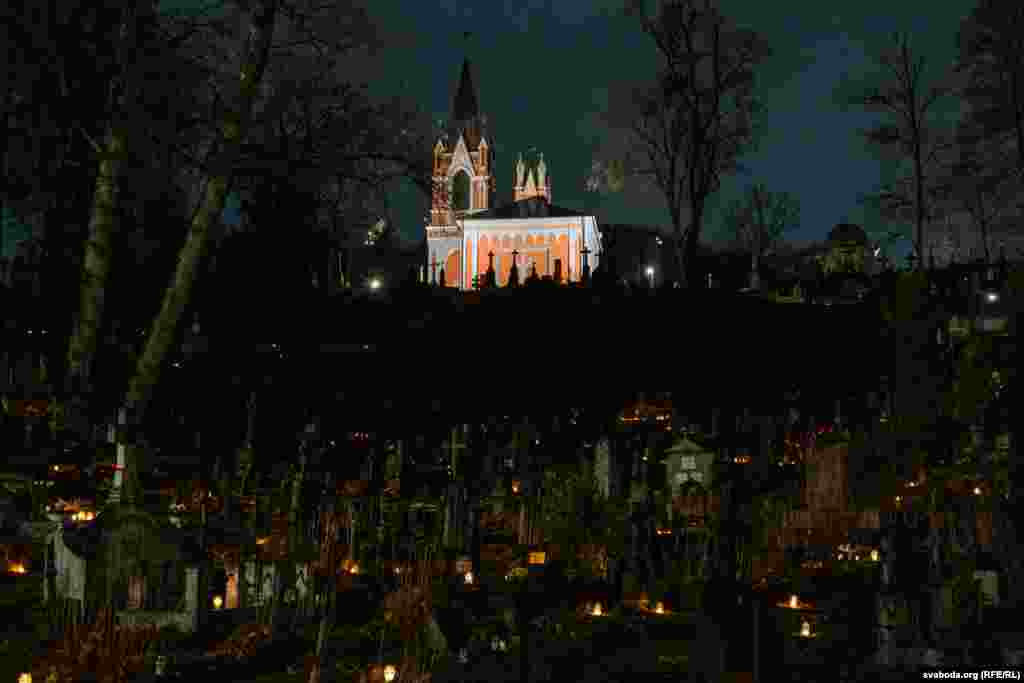 Капліца, дзе 22 лістапада 2019 году былі пахаваныя парэшткі Кастуся Каліноўскага і паўстанцаў 1863-1864 гадоў. Каліноўскі &mdash; адзін зь лідэраў нацыянальна-вызвольнага паўстаньня, які стаў нацыянальным героем беларусаў, літоўцаў і палякаў.&nbsp;