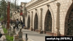 Чымкенттин көчөсүндө тартылган сүрөт. Иллюстрация