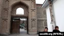 Вход в одну из древнейших мечетей в городе Маргилане. Иллюстративное фото. 