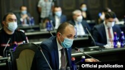 Առողջապահության նախարար Արսեն Թորոսյանը կառավարության նիստին, 2 հուլիսի, 2020թ.