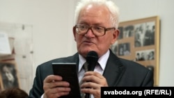 Цягам чатырох гадзінаў віншавалі Адама Мальдзіса з юбілеем