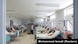 روزنامه گاردین نوشته است که اجلاس مسکو در حالی برنامه‌ریزی شده است که خشونت‌ها در افغانستان افزایش یافته اند.