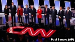 ԱՄՆ նախագահի դեմոկրատ տասը թեկնածուները Դեթրոյթում բանավեճի ժամանակ, 30-ը հուլիսի, 2019թ․