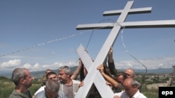 В память о погибших. Цхинвали, август 2009 г