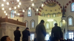 Türkmenistanda ekstremizm aýyplamalaryndan howatyrlanýan ilat agyz beklemekden saklanýar