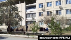 Больница, названная в честь бывшего президента Туркменистана Сапармурада Ниязова. Ашхабад (фото из архива)  