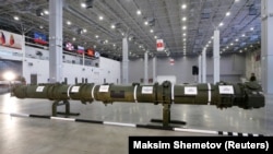 Ռուս զինվորականները ցուցադրել են 9M729 հրթիռի բաղադրիչները, Մոսկվա, 23 հունվարի, 2019թ. 