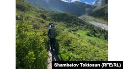 Туристы в Ала-Арчинском ущелье. Архивное фото. 