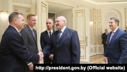 6 ноябрь куни Беларус президенти Минскка келган АҚШ экспертлари билан учрашди.