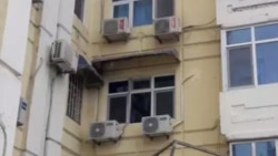 Aşgabatda split sistemalar sökülip, başga ýere geçirilýär. Balkanlylara splitleriň we antennalaryň aýryljakdygy duýdurylýar