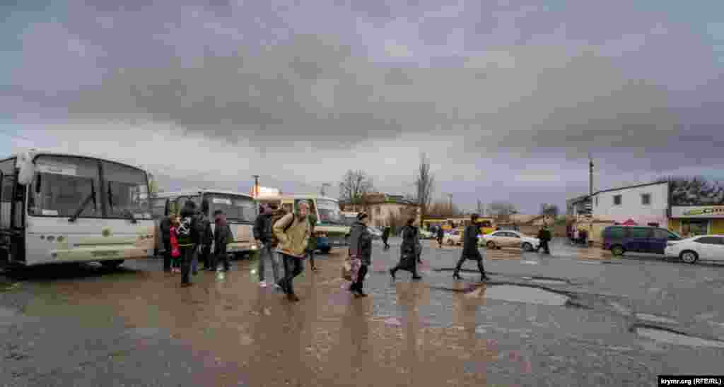 На місцеву автостанцію прибув рейсовий автобус із Сімферополя