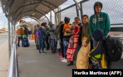 АКШга өтүүнү көздөгөндөр.