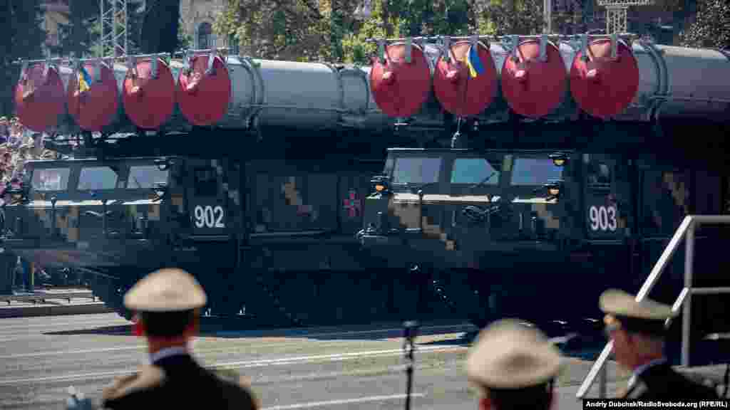 Зенітно-ракетні системи&nbsp;середнього радіусу дії С-300