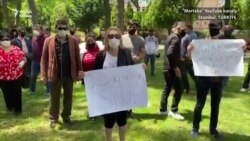 Türkmenler Stambuldaky türkmen konsullygynyň öňünde protest geçirdiler