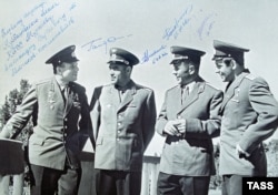Космонавттар Юрий Гагарин, Андриян Николаев, Павел Попович жана Герман Титов. 1962-жыл.