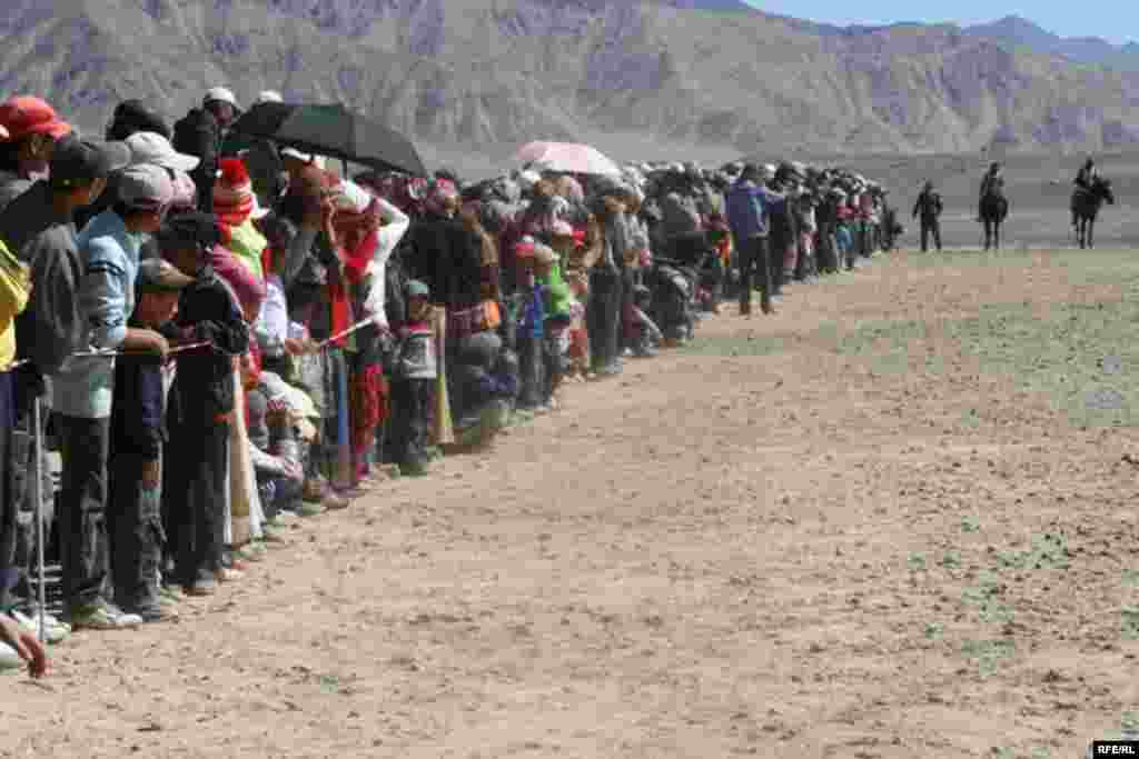 Фестиваль чынында эле жергиликтүү элге абдан жагып турду.  - Tajikistan - Murgab, Gorno Badakhshan, Horse Festival 19July2009