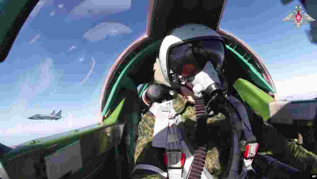 У кабіне расейскага MiG-31BM