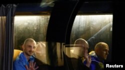 Июлдан бери Орусия менен Украина бир нече жолу туткундарды алмашты.