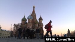 Мигранттар Кызыл аянтта.