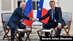 Ֆրանսիայի և Ռուսաստանի նախագահների հանդիպումը Ֆոր-դը-Բրեգանսոնում, 19-ը օգոստոսի, 2019թ․