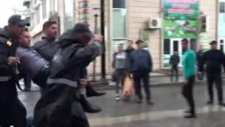 Milli Şuranın mitinqindən sonra polislə iştirakçılar arasında qarşıdurma yaranıb