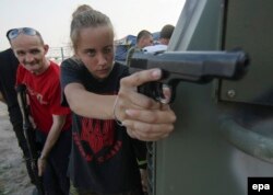 Вишкіл цивільних добровольців у Маріуполі. Липень 2015 року