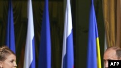 Владимир Путин и Юлия Тимошенко провели в Москве 10-часовые переговоры и на словах договорились о возобновлении поставок газа в Европу