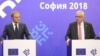 Еврокеңештин президенти Жан-Клод Юнкер менен Еврокомиссиянын президенти Дональд Туск Софиядагы басма сөз жыйынында. 