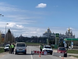 Діє 4 блокпости довкола Почаєва