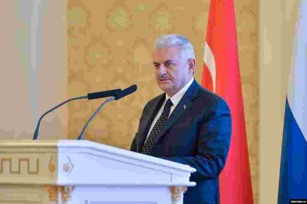 Төркия премьер-министры Бинали Йылдырым Казан Ратушасында Татарстан-Төркия эшлекле җыенында чыгыш ясый