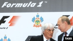 Владимир Путин и Берни Экклстоун в Сочи, 14 октября 2010 г