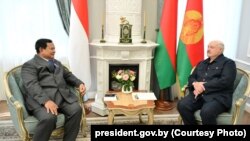 Прэзыдэнт Інданэзіі Прабова Суб’янта і Аляксандар Лукашэнка. Менск, 15 ліпеня 2025 году