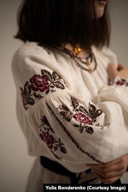 Відтворена сорочка, яку зберігали на Лівобережжі Херсонщини