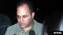 АКШнын мамлекеттик катчысынын Түштүк жана Борбор Азия боюнча жардамчысынын биринчи орун басары Жонатан Хеник.