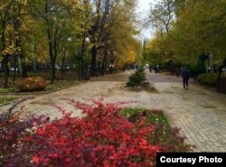 Осінній бульвар Пушкіна в Донецьку