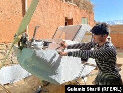 طیاره ساخته شده توسط داوود حسینی، جوان بامیانی که تحصیلات عالی ندارد