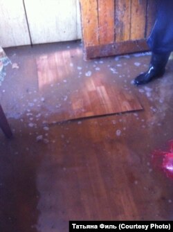 В доме родителей Татьяны Филь в посёлке Октябрьский Иркутской области после наводнения.