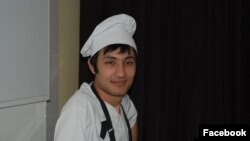 Шерзод ашпозчу болуп жүргөн кез.