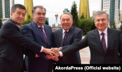 Президенты стран Центральной Азии (слева направо) Кыргызстана Сооронбай Жээнбеков, Таджикистана Эмомали Рахмон, Казахстана Нурсултан Назарбаев и Узбекистана Шавкат Миризяев на День Астаны, июль 2018 года.