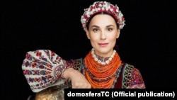 Ukrayinalı jurnalist ve alıp barıcı Maşa Yefrosinina