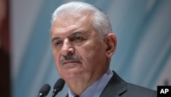 Բինալի Յըլդըրըմ, արխիվ 