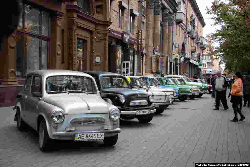 Одна з таких зупинок &ndash; на центральному проспекті міста біля Туристично-інформаційного центру Запоріжжя&nbsp;