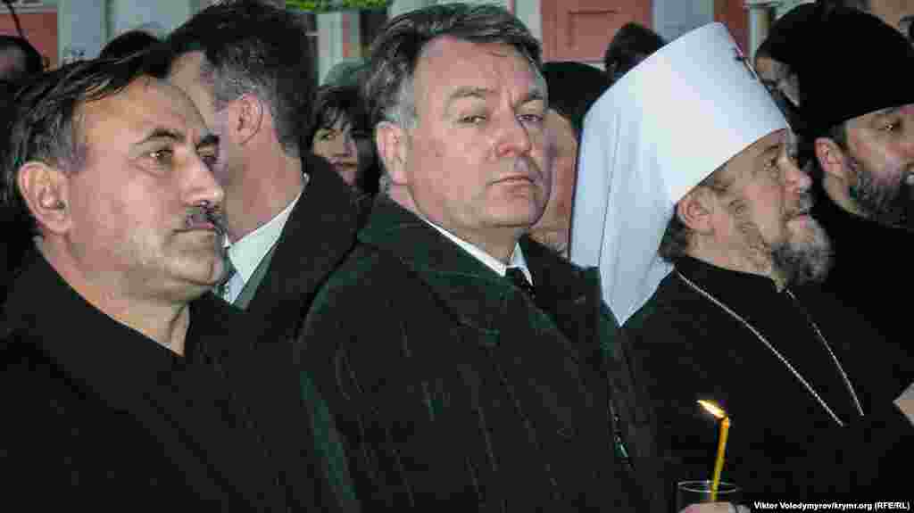 (soldan sağğa) Yevgeniy Drapâtıy, Anatoliy Burdügov ve Lazar