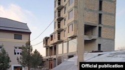 Жиззахда 10 январь куни қулаб тушган янги қурилаётган тураржой биноси - Ўзбекистон Фавқулодда вазиятлар вазирлиги