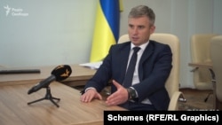 Голова НАЗК Олександр Новіков відзначає, що довести спільне проживання суб’єктів декларування без належних доказів непросто