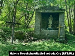 Каплиця, яка залишилась у Пужниках після ліквідації села в 1949 році