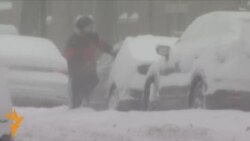 Ледяной дождь и сильные снегопады накрыли США