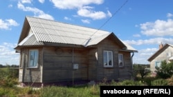 Службовы дом у Чырвоным Беразе, дзе жыве спэцыялістка сельскай гаспадаркі Ніна Кароль